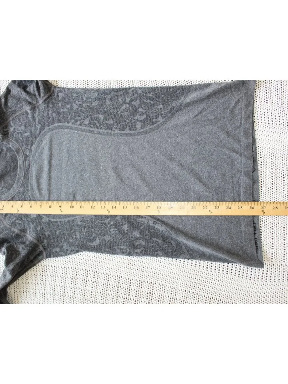 Lululemon Swiftly Tech Long Sleeve Crew Heathered Black Size 8 Sporty Gym Casual